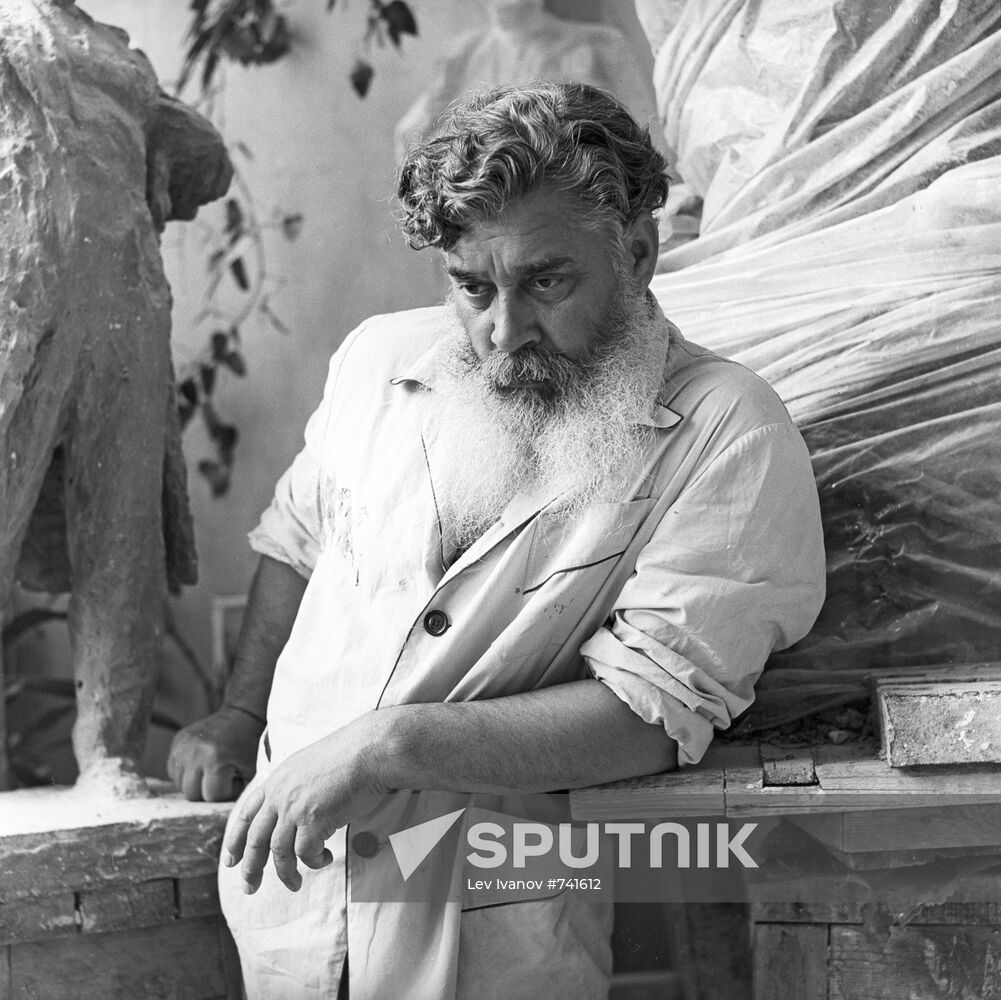Sculptor Alexander Kibalnikov
