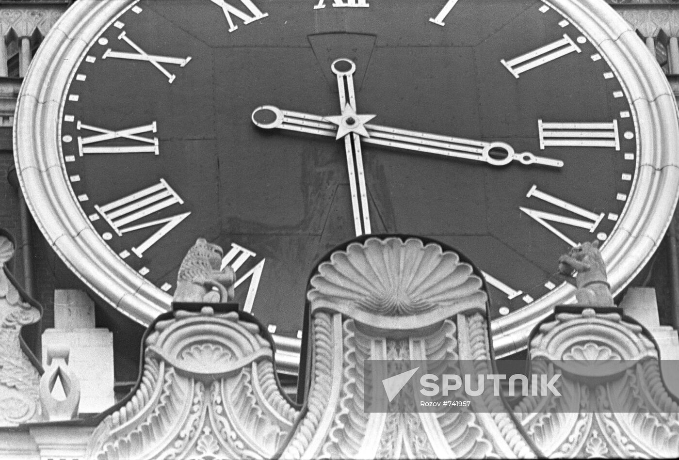 Clock on Moscow Kremlin's Spasskaya Tower