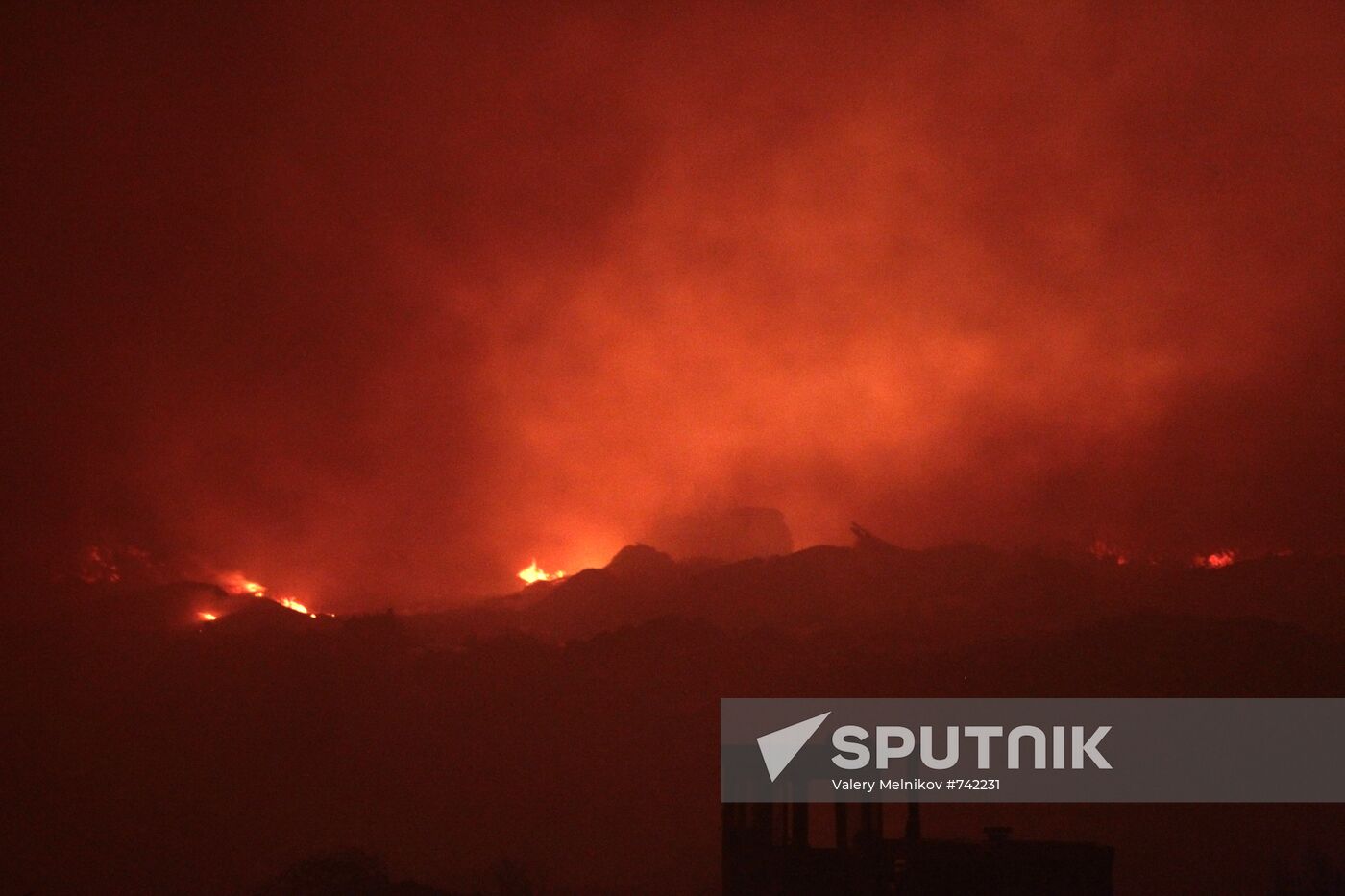 Saburovo solid waste landfill under fire