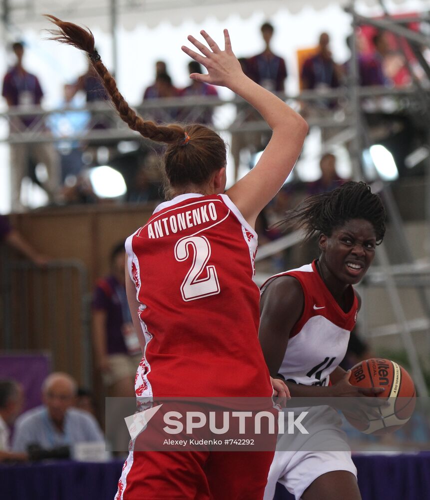 Elena Antonenko, Traore Tiye