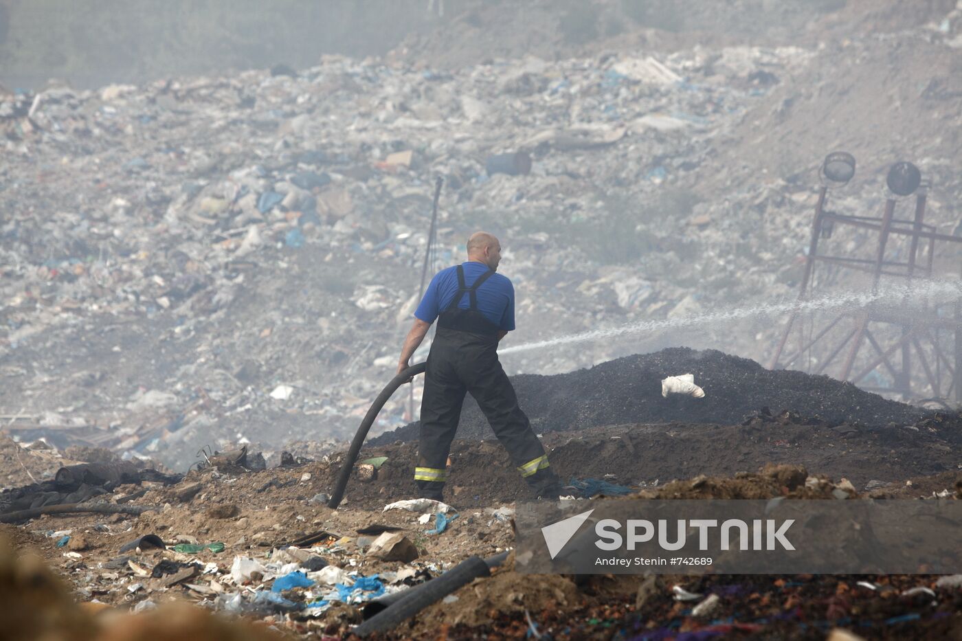 Saburovo household waste dump on fire in Moscow Region