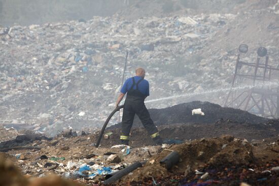 Saburovo household waste dump on fire in Moscow Region