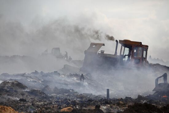 Saburovo household waste dump on fire in Moscow Region