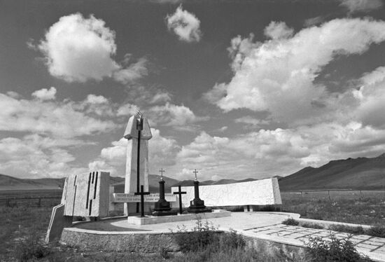Monument at graves of Nikolai Bestuzhev and Konstantin Torson