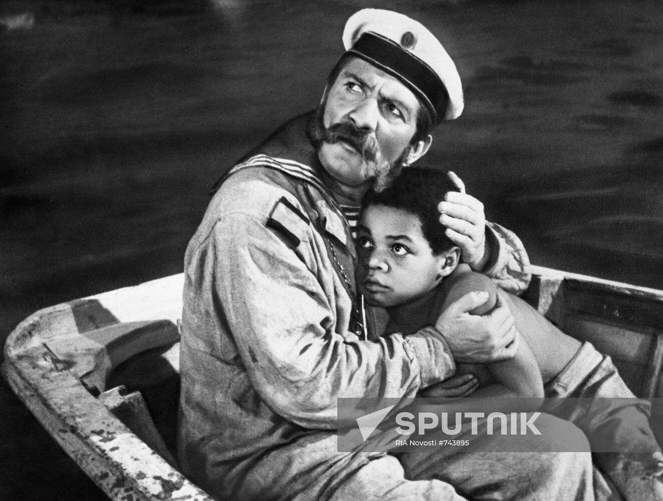 Tolya Bavykin and Nikolai Kryuchkov in Maksimka film