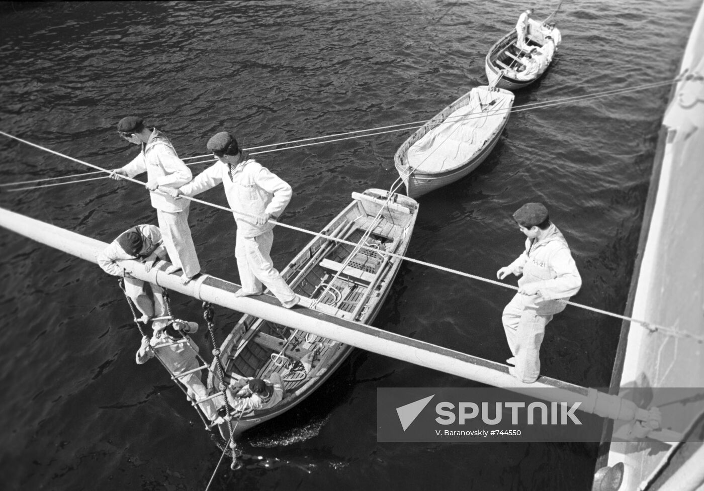 Sailors from the cruiser Aurora