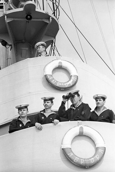 Sailors of the cruiser Aurora on the deck-bridge