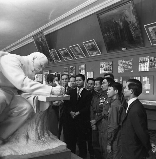 Excursion in Kiev branch of V.Lenin Central Museum