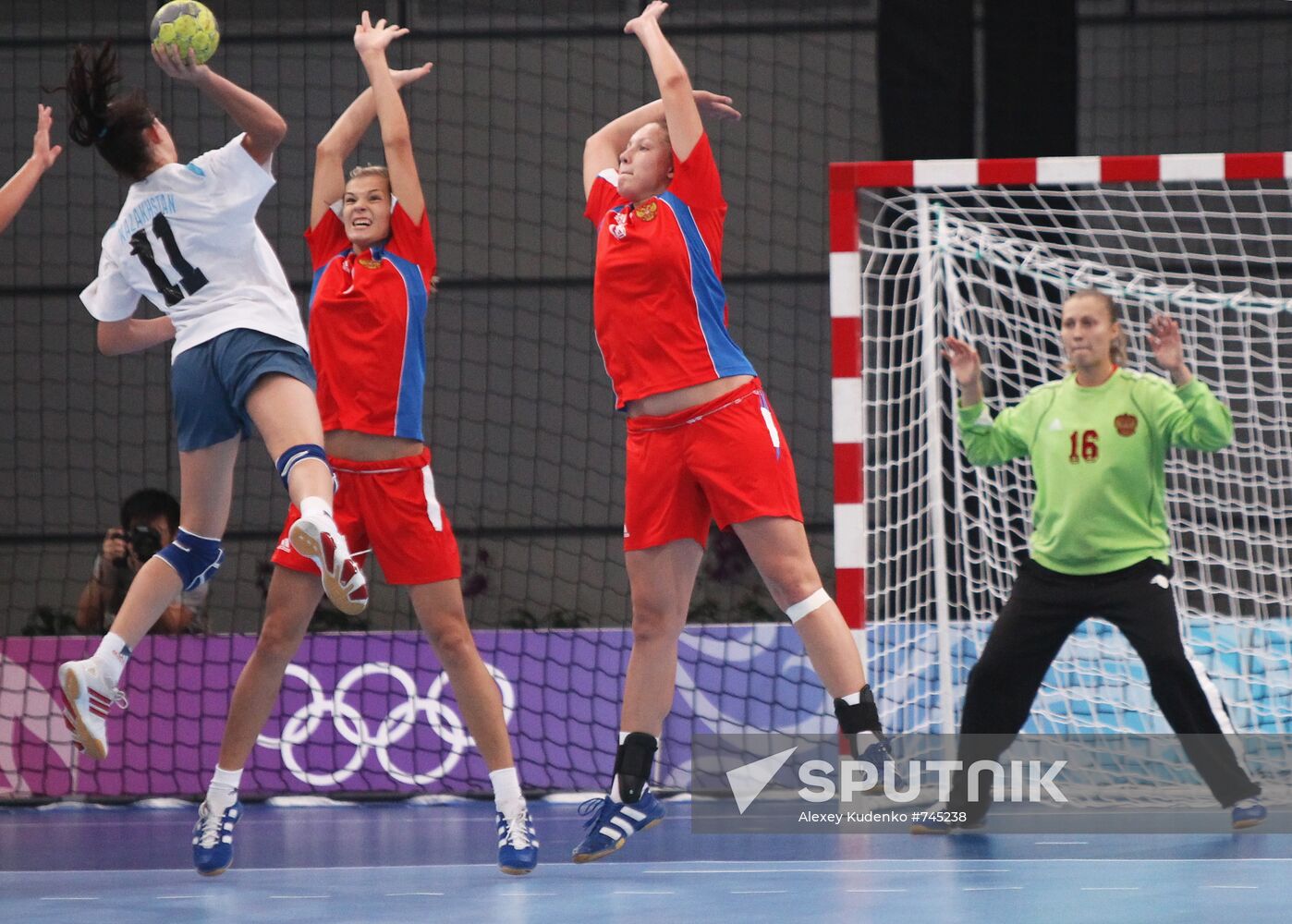 Russian women's handball team reaches Youth Olympics finals