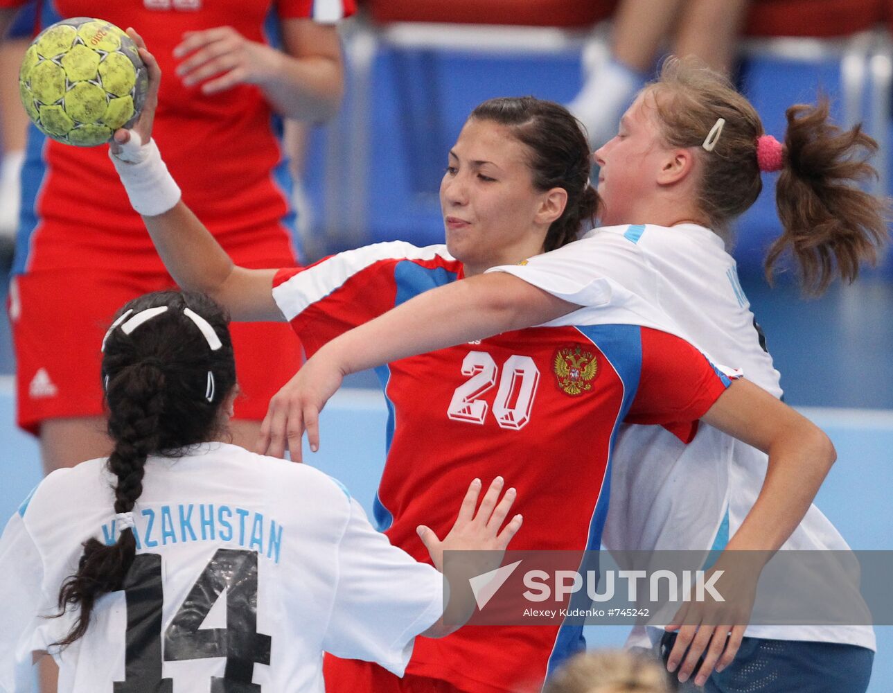 Russian women's handball team reaches Youth Olympics finals