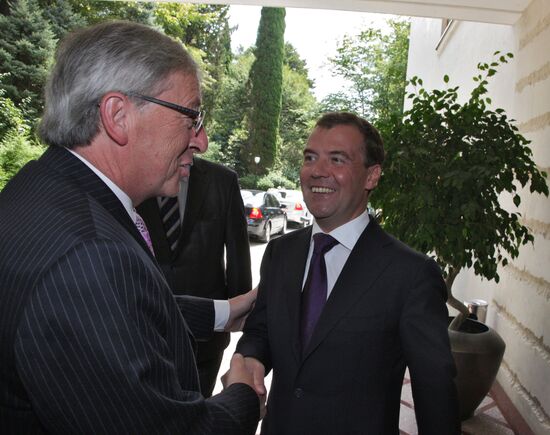 Dmitry Medvedev and Jean-Claude Juncker