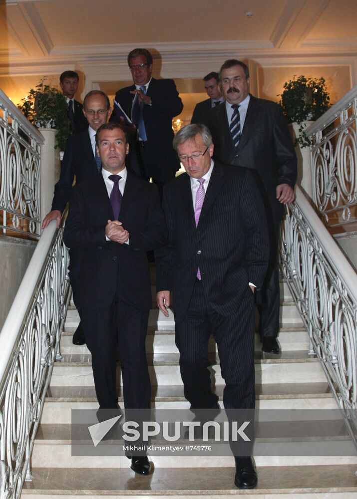 Dmitry Medvedev and Jean-Claude Juncker
