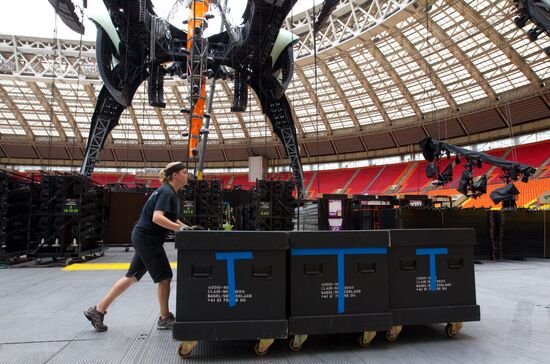 Installing scene for U2 concert