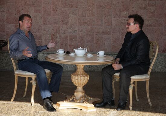 Dmitry Medvedev meets Bono