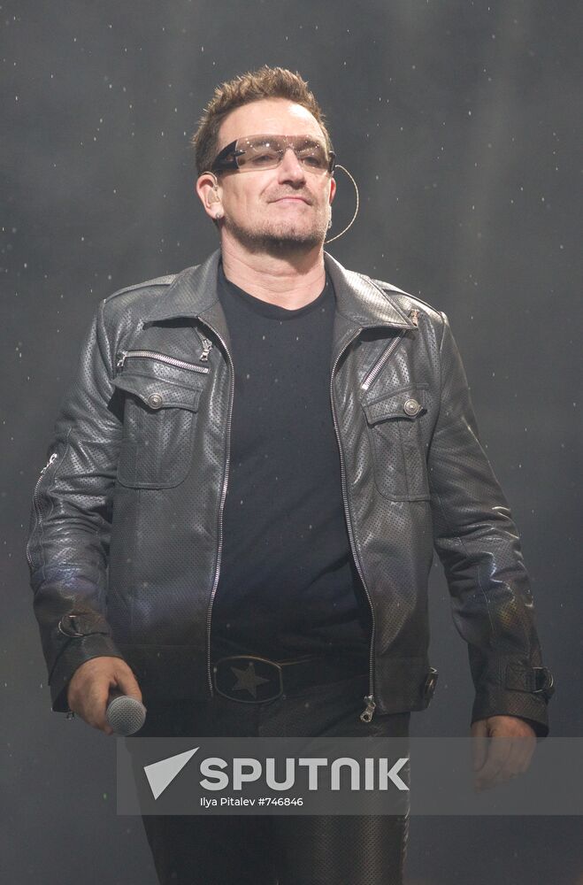 U2 performs in Moscow