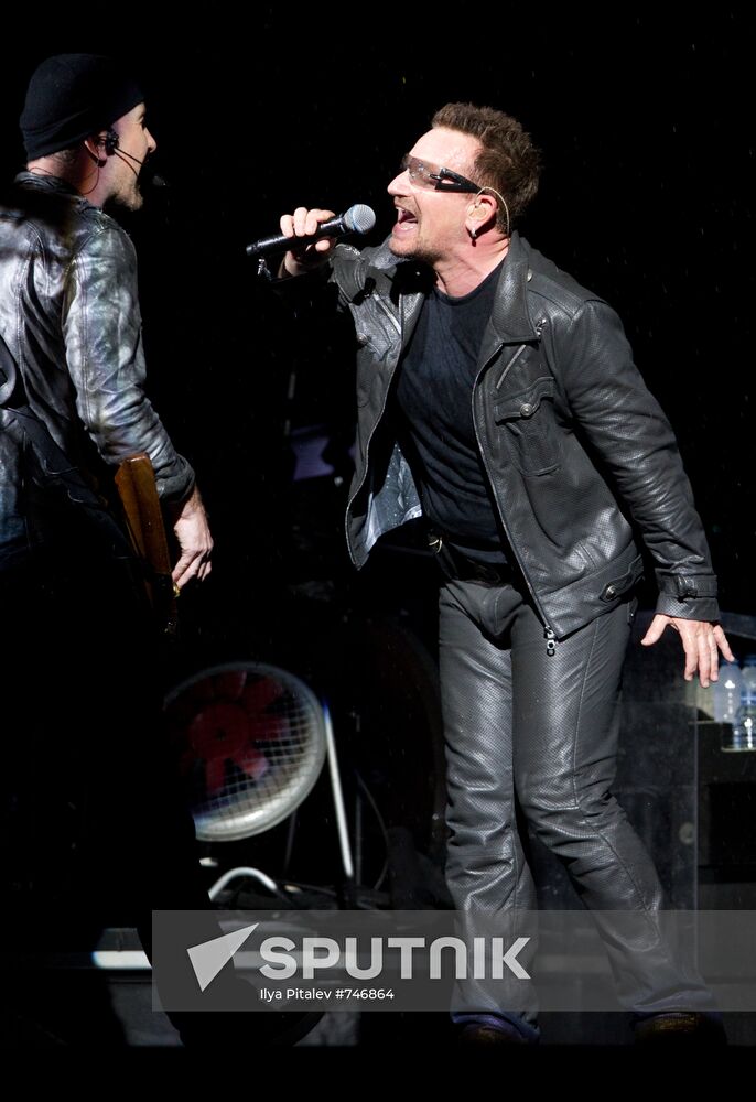 U2 performs in Moscow