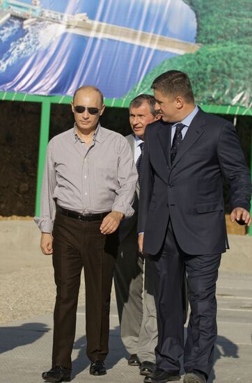Vladimir Putin visits Far Eastern Federal District