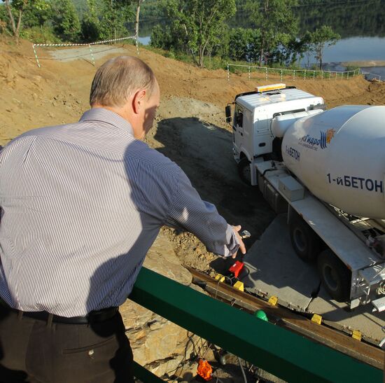 Vladimir Putin visits Far Eastern federal District