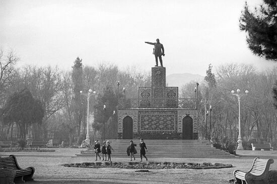 Monument to Vladimir Lenin in Ashkhabad