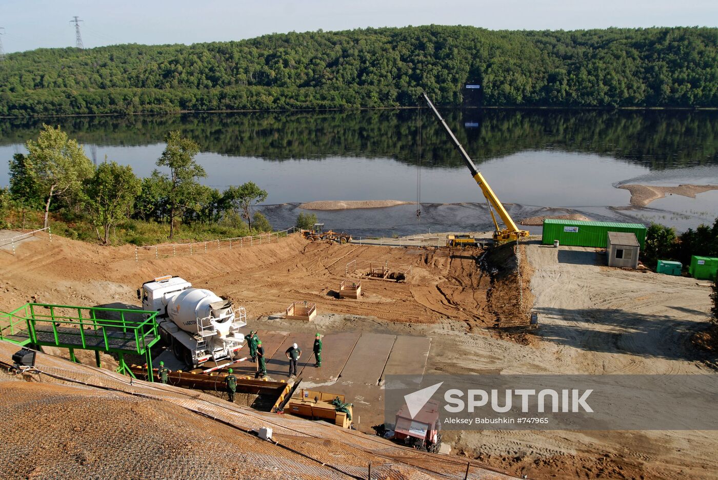 Construction of Nizhne-Bureiskaya hydroelectric power plant