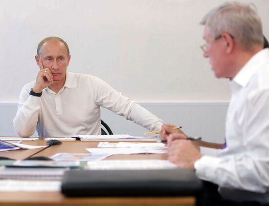 Vladimir Putin visits Vostochny Space Centre