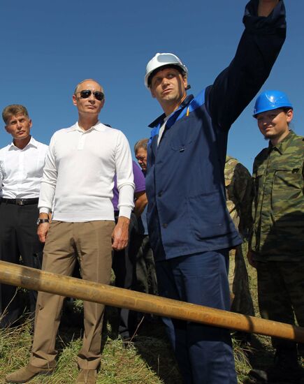 Vladimir Putin visits Vostochny Space Centre