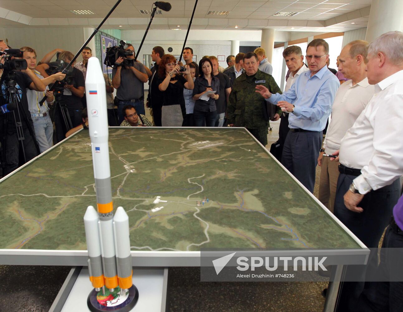 Vladimir Putin visits Vostochny Space Centre