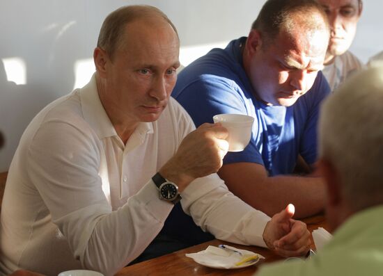 Vladimir Putin associates with long distance trucker