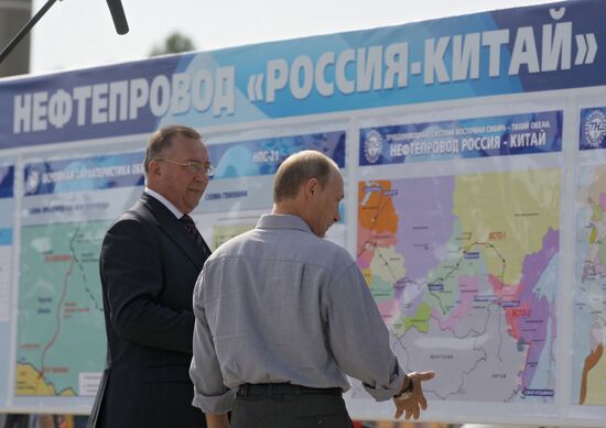 Putin opens Russian section of oil-export route to China