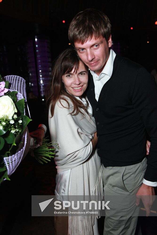 Oksana Robski with escort