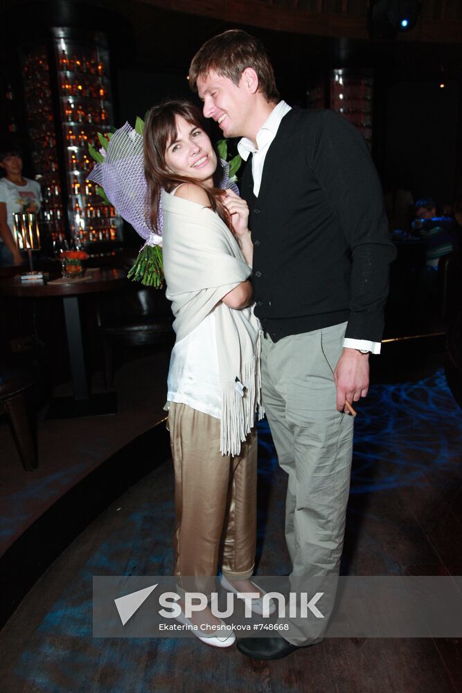 Oksana Robski with escort