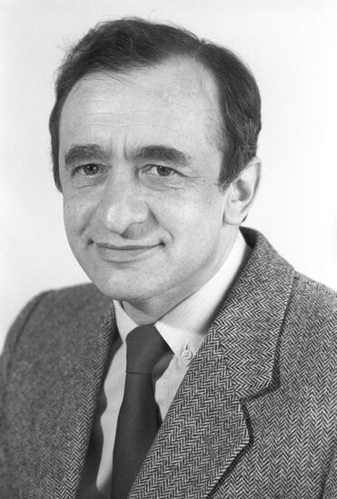 Commentator D. Reznichenko
