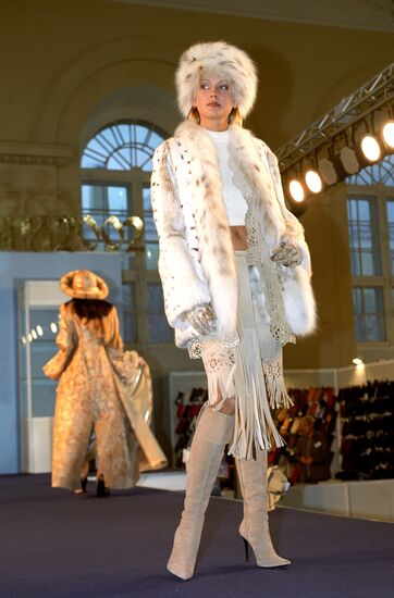 9th Exhibition-Fair Furs of Russia-2002