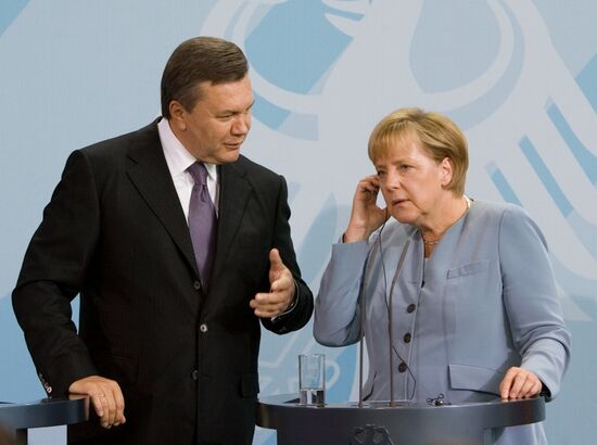 Viktor Yanukovich and Angela Merkel meet in Berlin