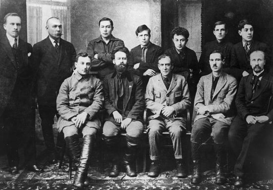 Members of the ARA and Chelyabinsk Famine Relief Committee