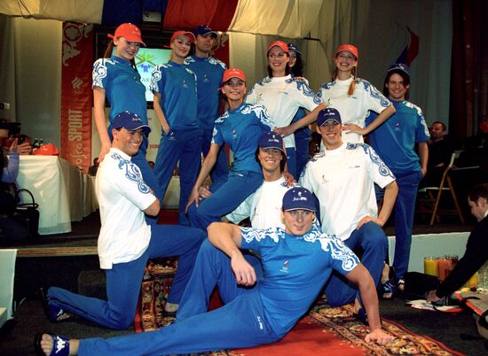 Presentation of sports and ceremonial wear