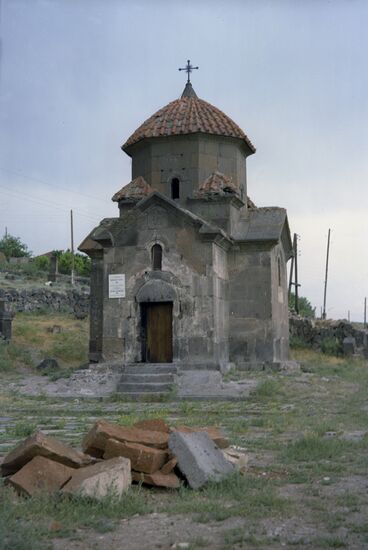 Karmravor church