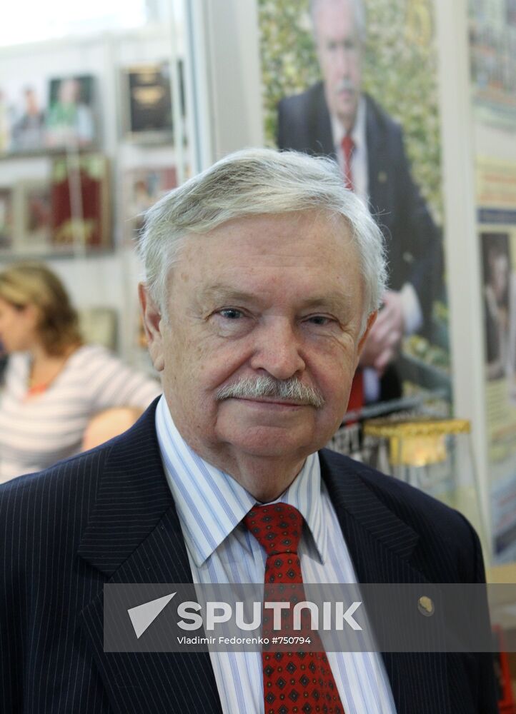 Albert Likhanov