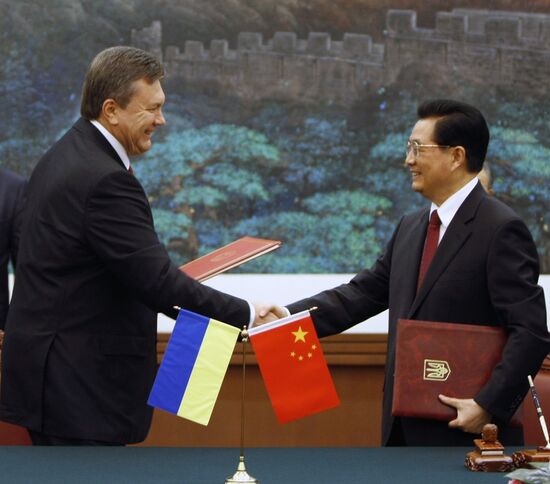 Ukrainian President Viktor Yanukovich visiting China