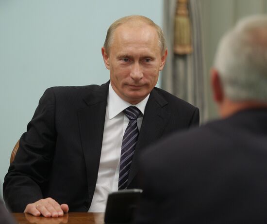 Vladimir Putin meets Martin Winterkorn