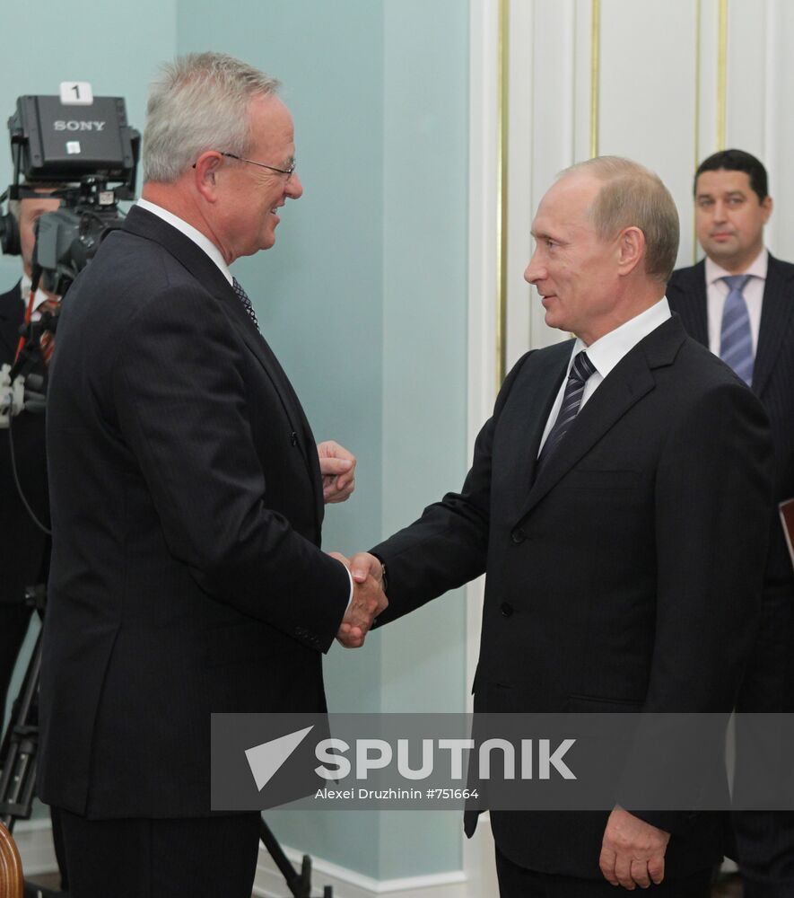 Vladimir Putin meets Martin Winterkorn