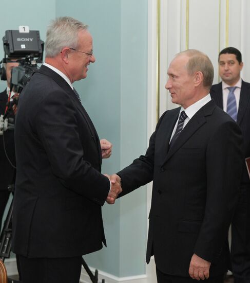 Vladimir Putin meets Martin Winterkorn