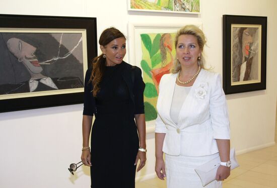 Svetlana Medvedeva visits Baku Museum of Contemporary Art
