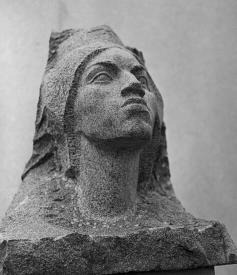 Sculpture "Into Flight"