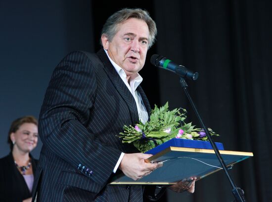 Yuri Stoyanov