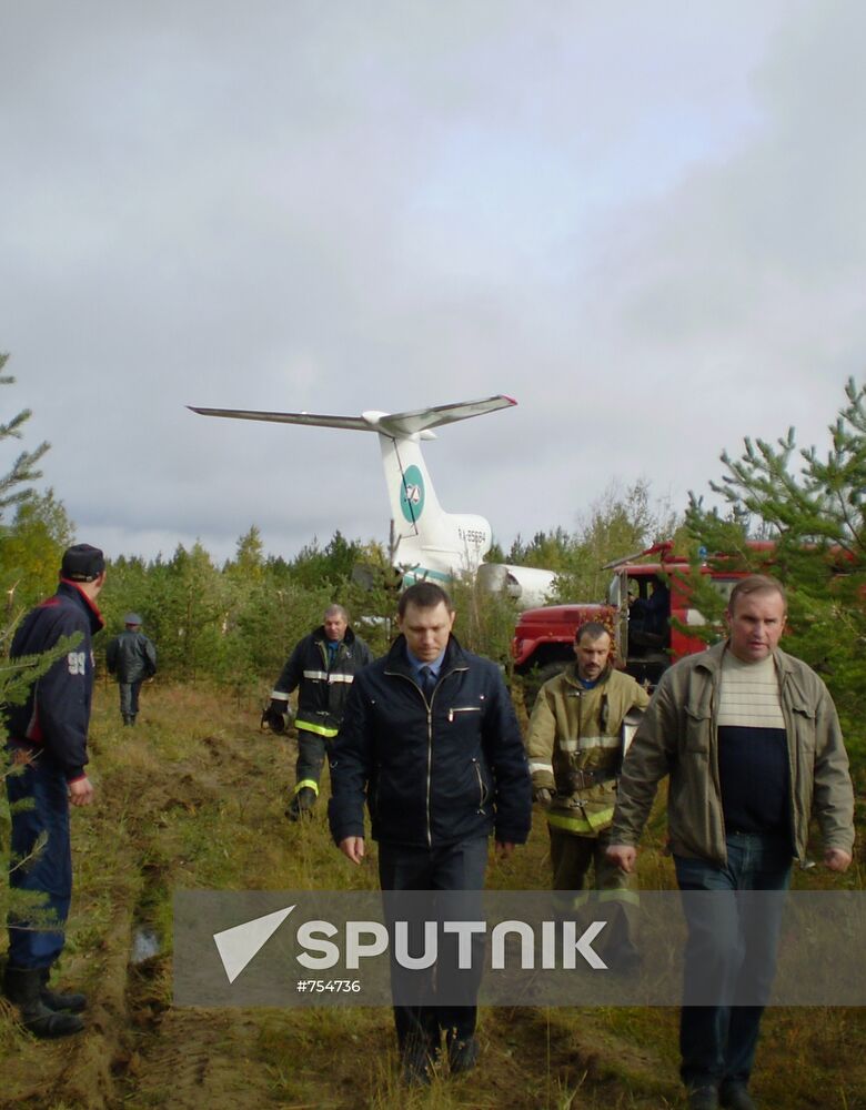 Tu-154 aircraft force lands in Komi