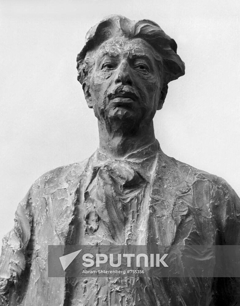 Sculptural portrait of Gorodetsky by Shvarts