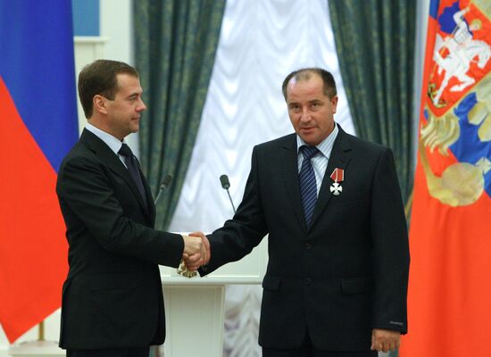 Dmitry Medvedev presents state awards to Russian citizens