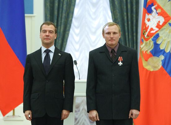 Dmitry Medvedev presents state awards to Russian citizens