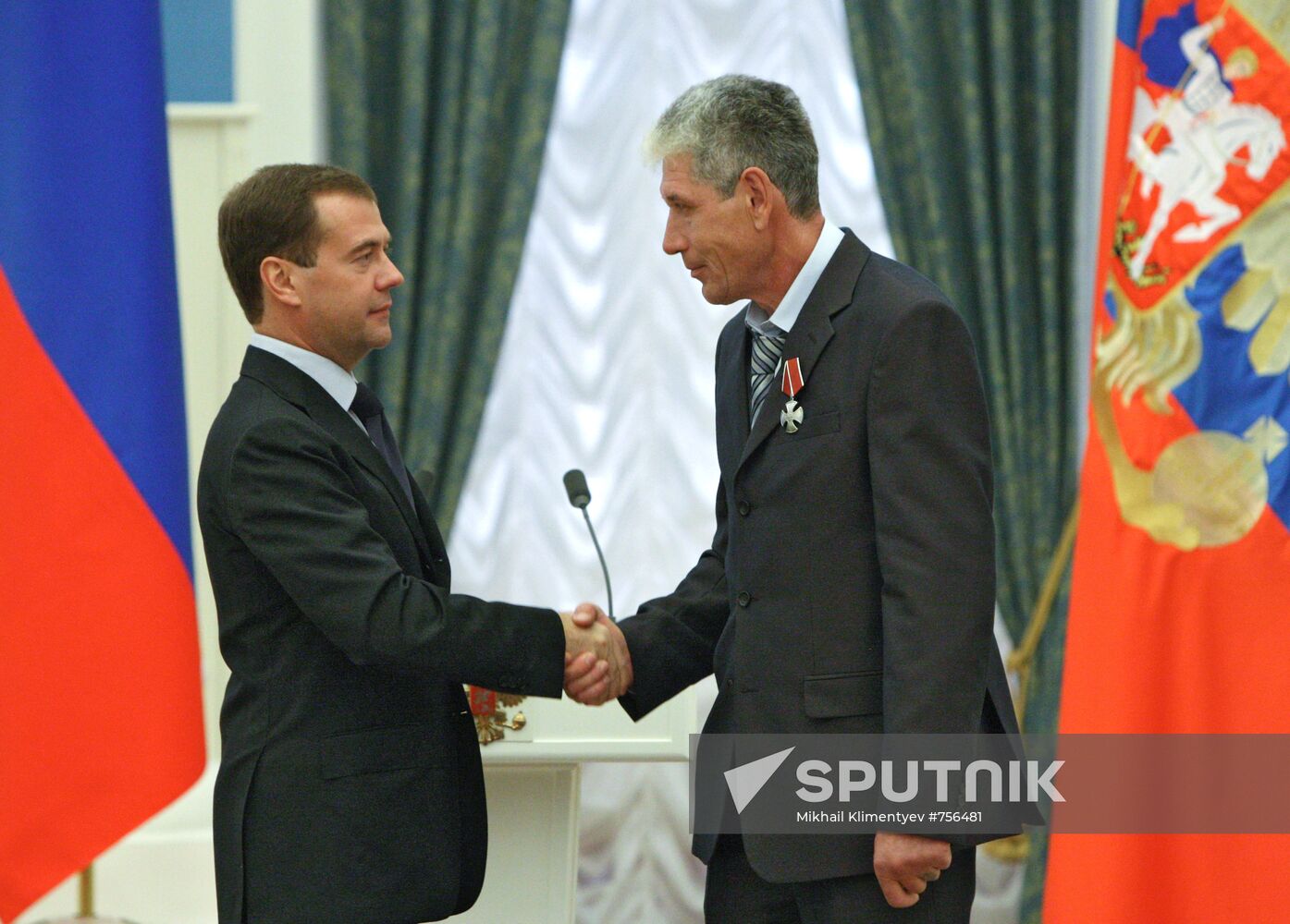 Dmitry Medvedev presents state awards to Russian citizens